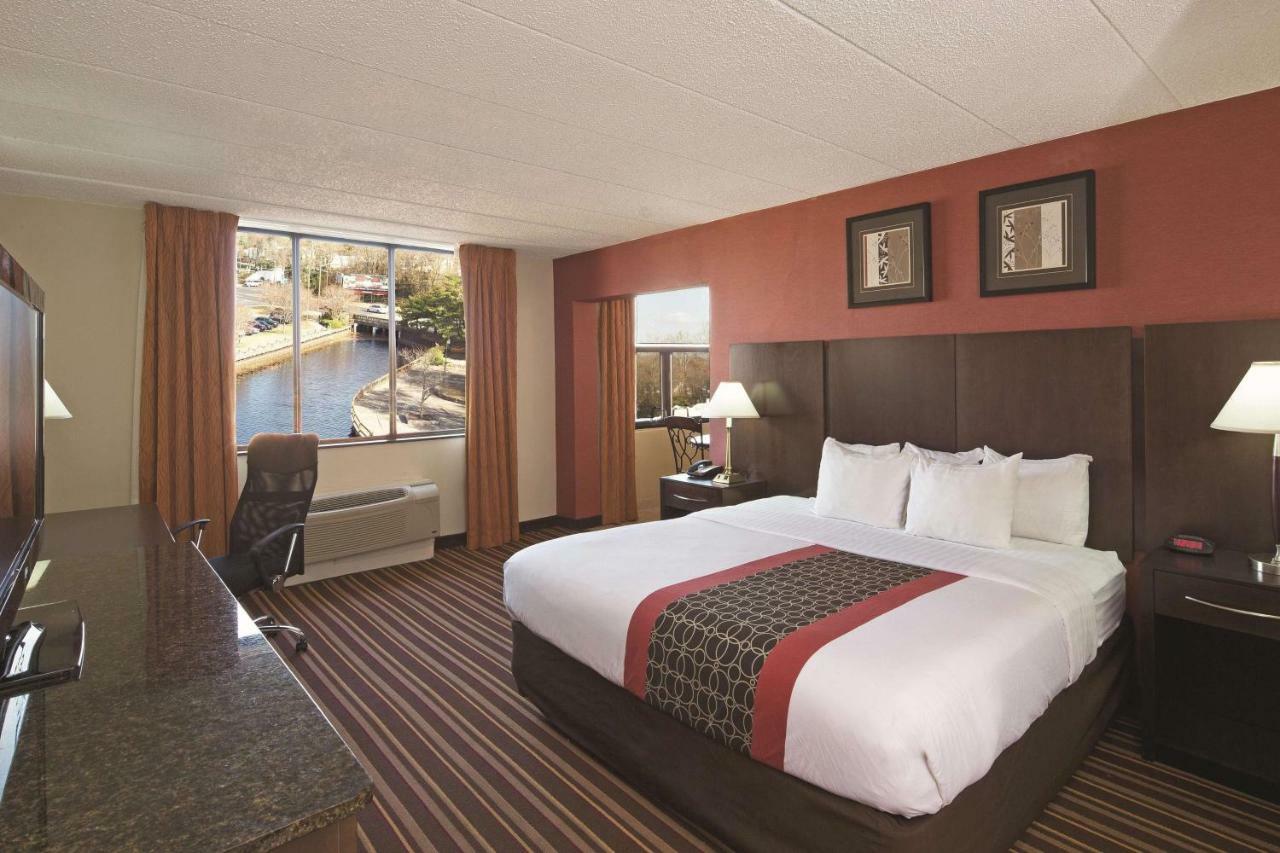 Hotel La Quinta By Wyndham Salisbury Zewnętrze zdjęcie